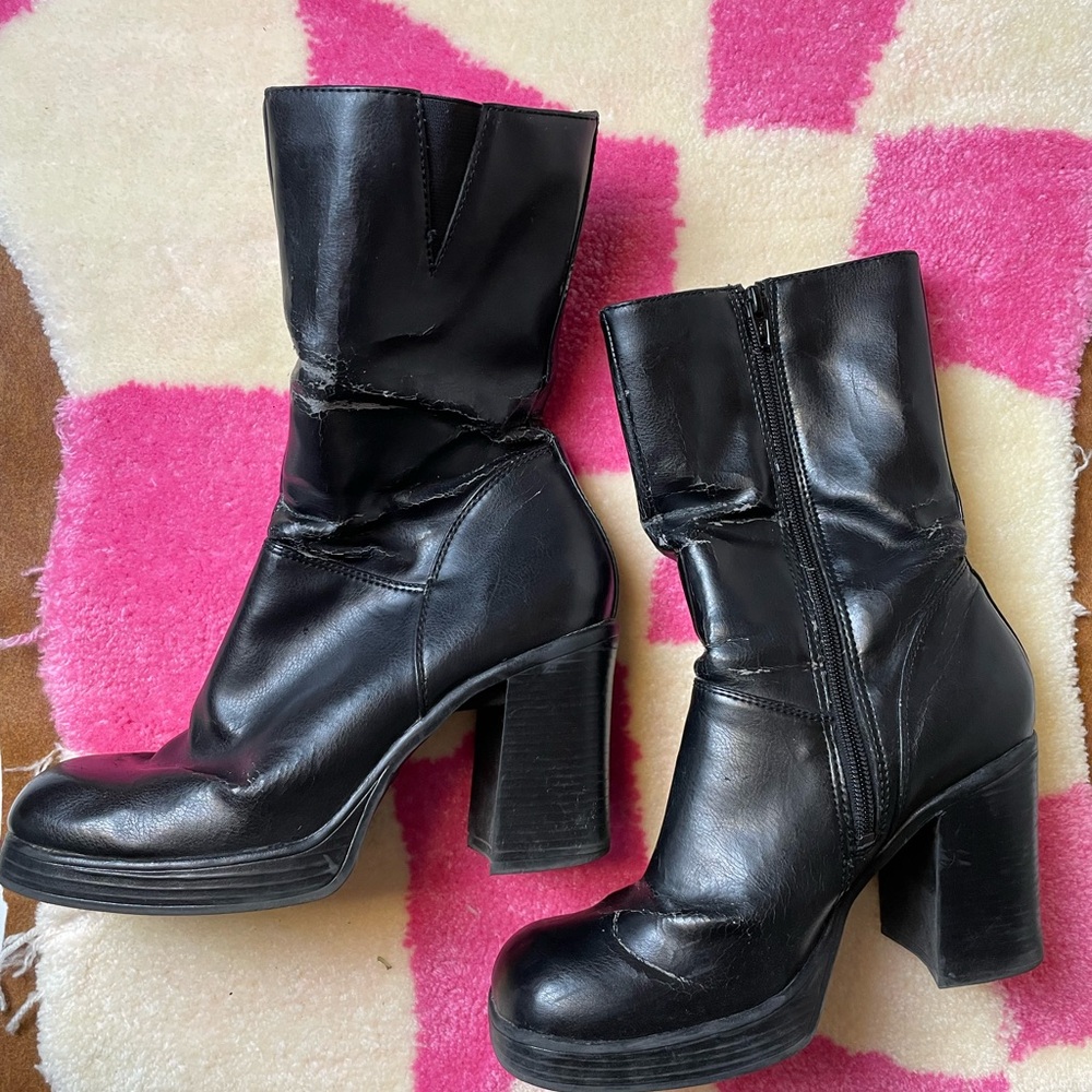 Vintage 90s Y2K Women's Chunky Black Heeled Boots